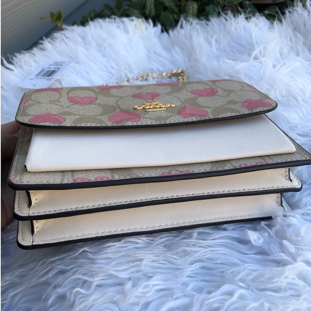 Last one COACH MINI KLARE CROSSBODY IN SIGNATURE CANVAS WITH HEART PRINT - Picture 9 of 12